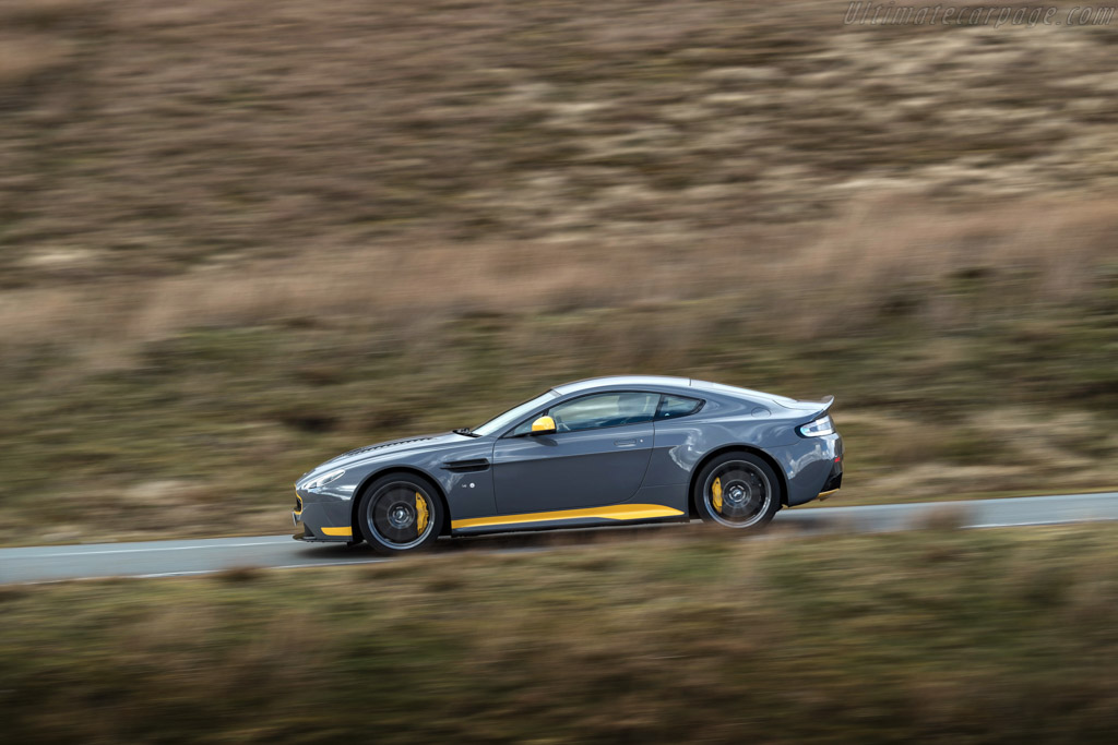 Aston Martin V12 Vantage S