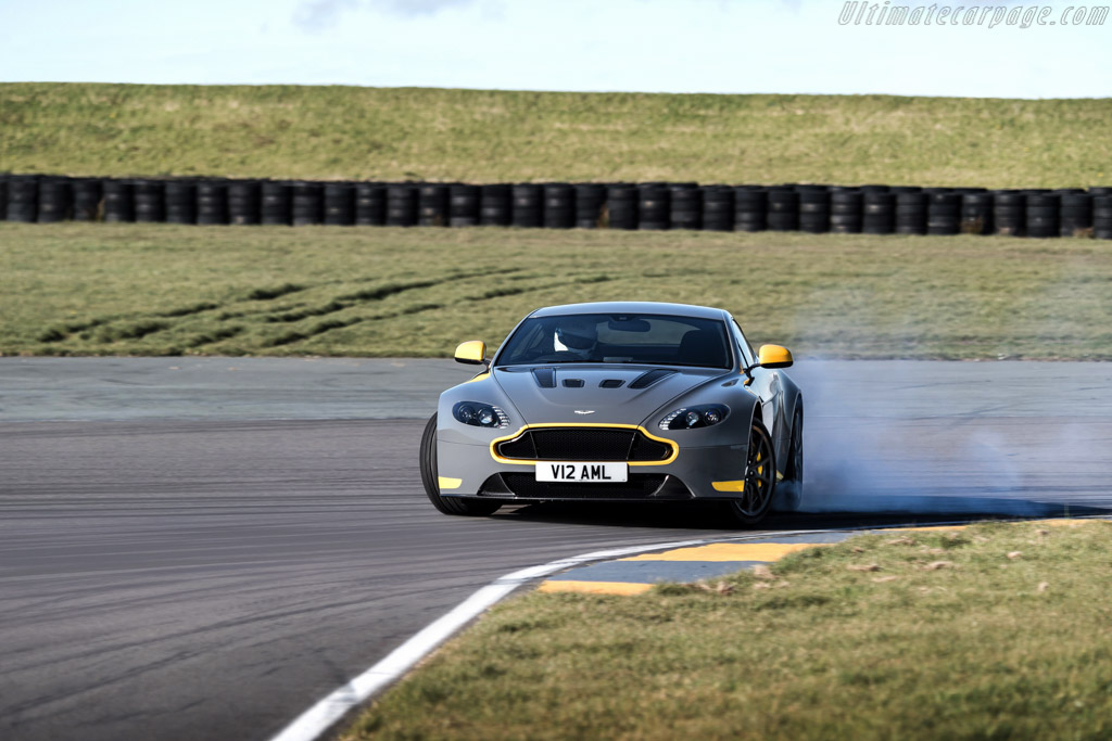 Aston Martin V12 Vantage S