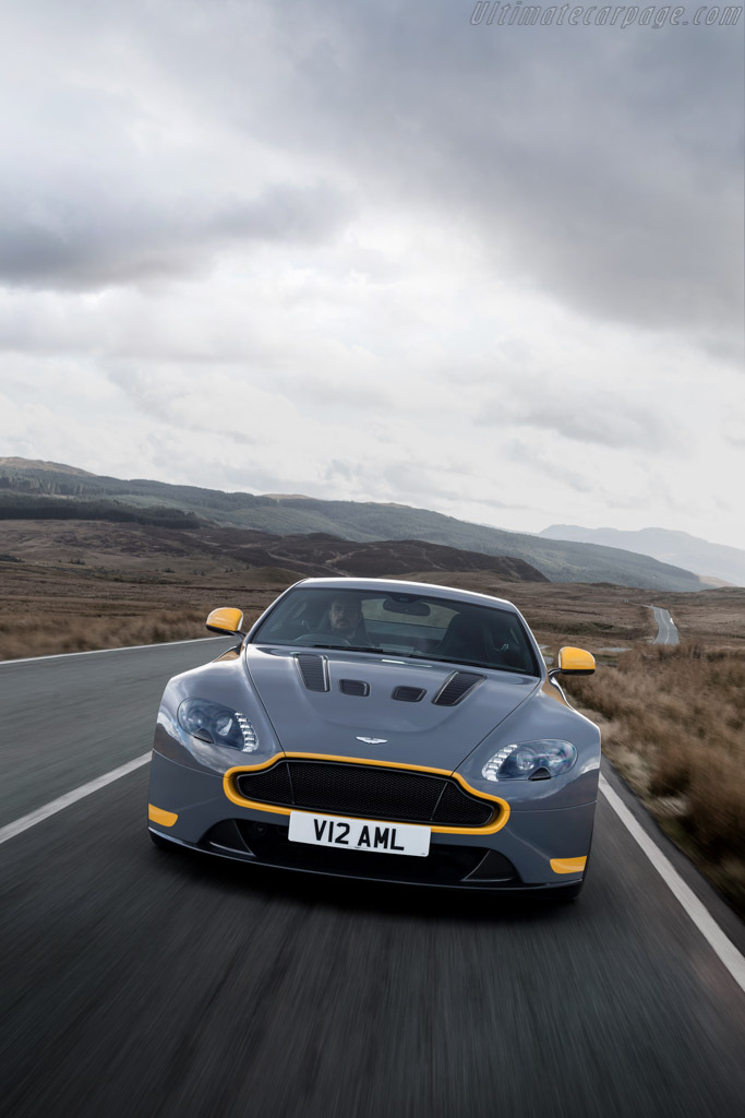 Aston Martin V12 Vantage S