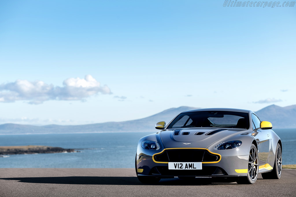 Aston Martin V12 Vantage S