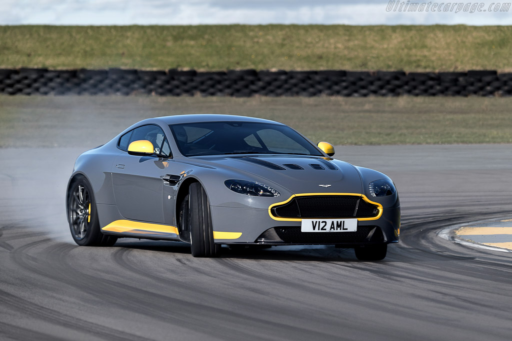 Aston Martin V12 Vantage S
