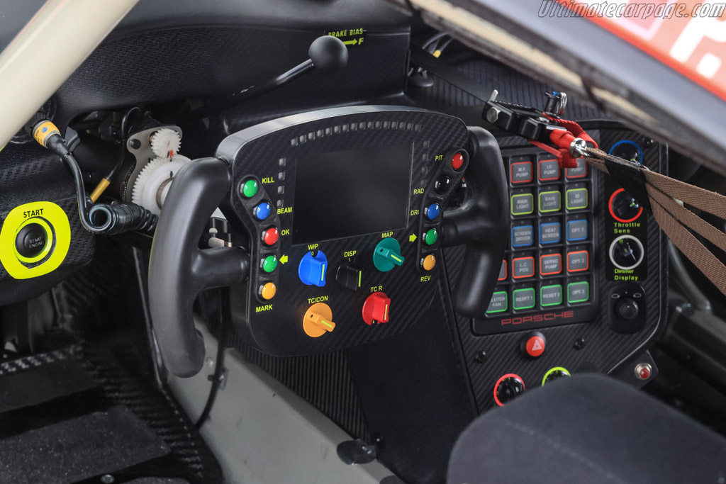 Porsche 911 RSR