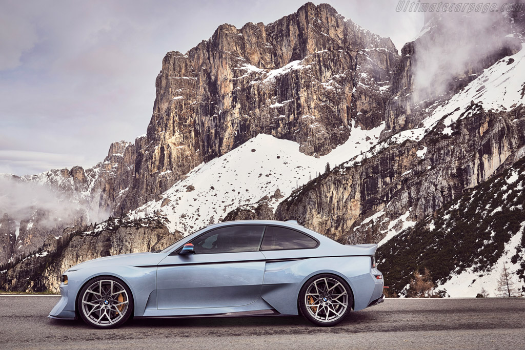BMW 2002 Hommage