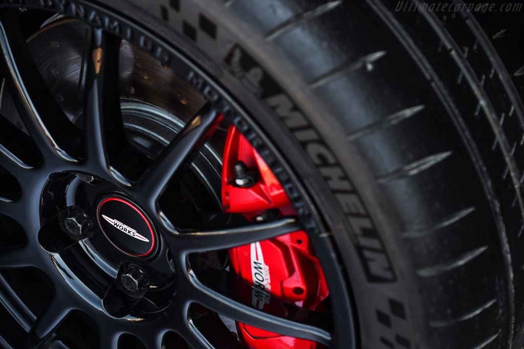 MINI John Cooper Works Challenge