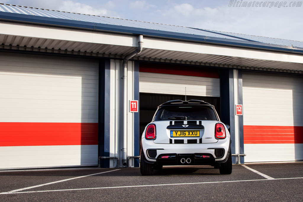 MINI John Cooper Works Challenge