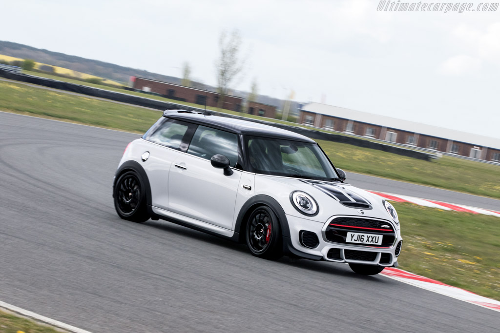 MINI John Cooper Works Challenge