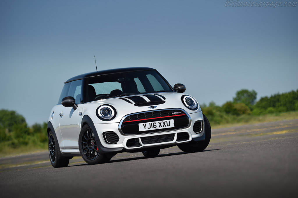 MINI John Cooper Works Challenge