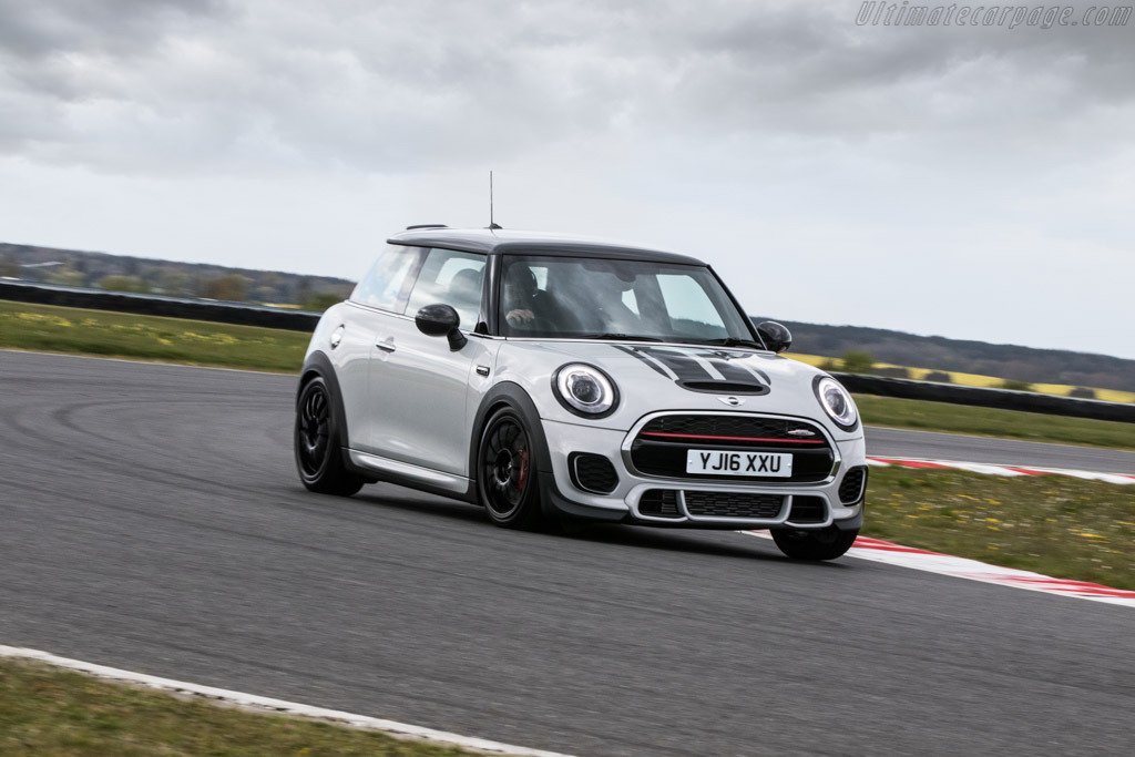 MINI John Cooper Works Challenge