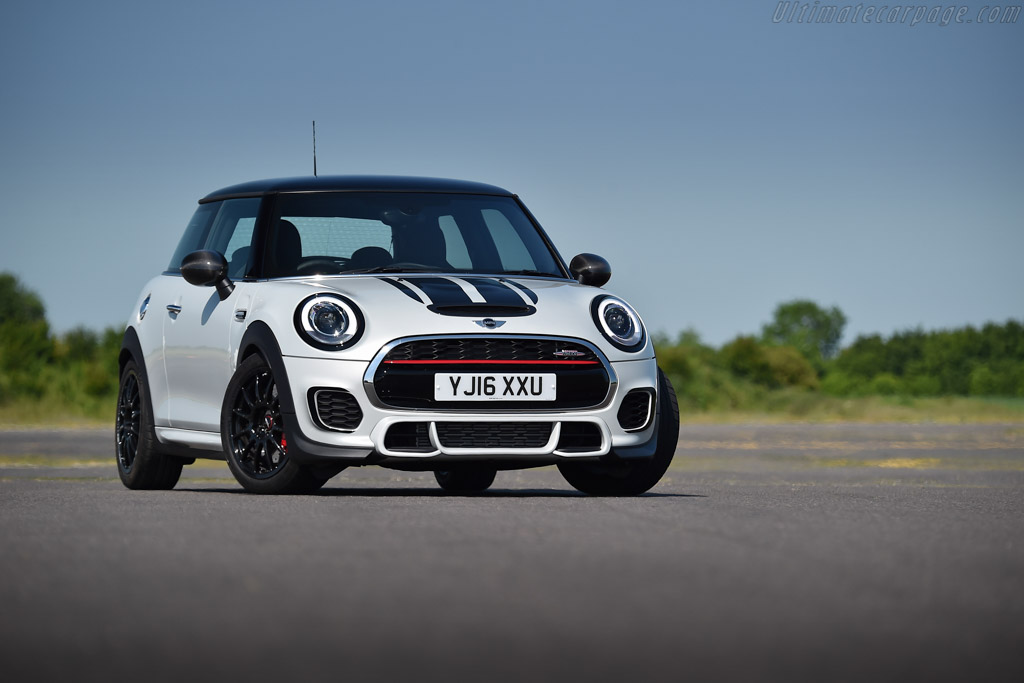 MINI John Cooper Works Challenge
