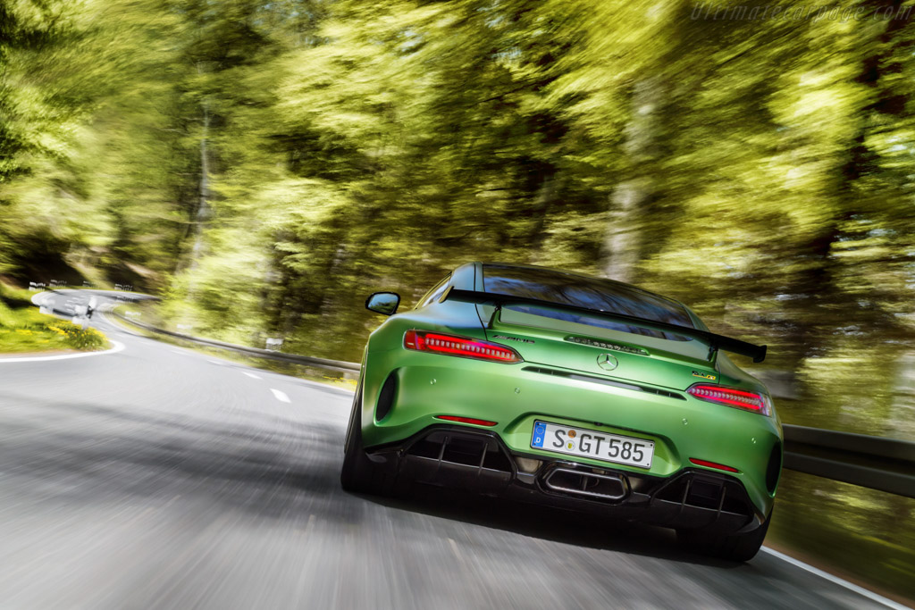 Mercedes-AMG GT R