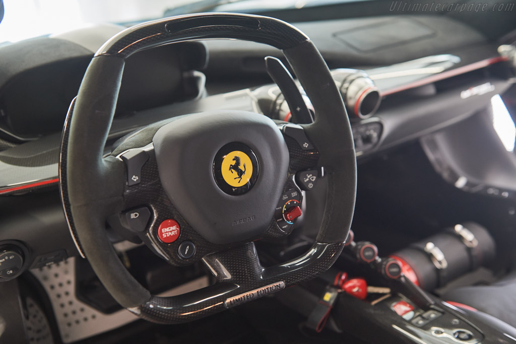 Ferrari LaFerrari Aperta