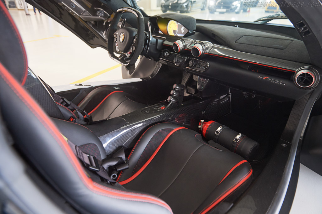 Ferrari LaFerrari Aperta