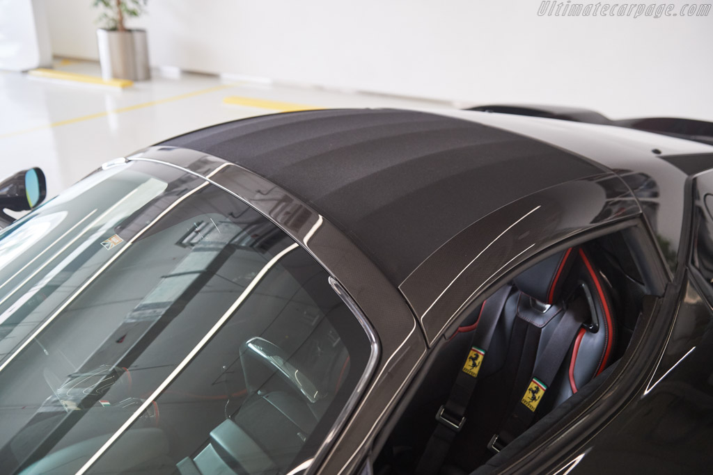 Ferrari LaFerrari Aperta