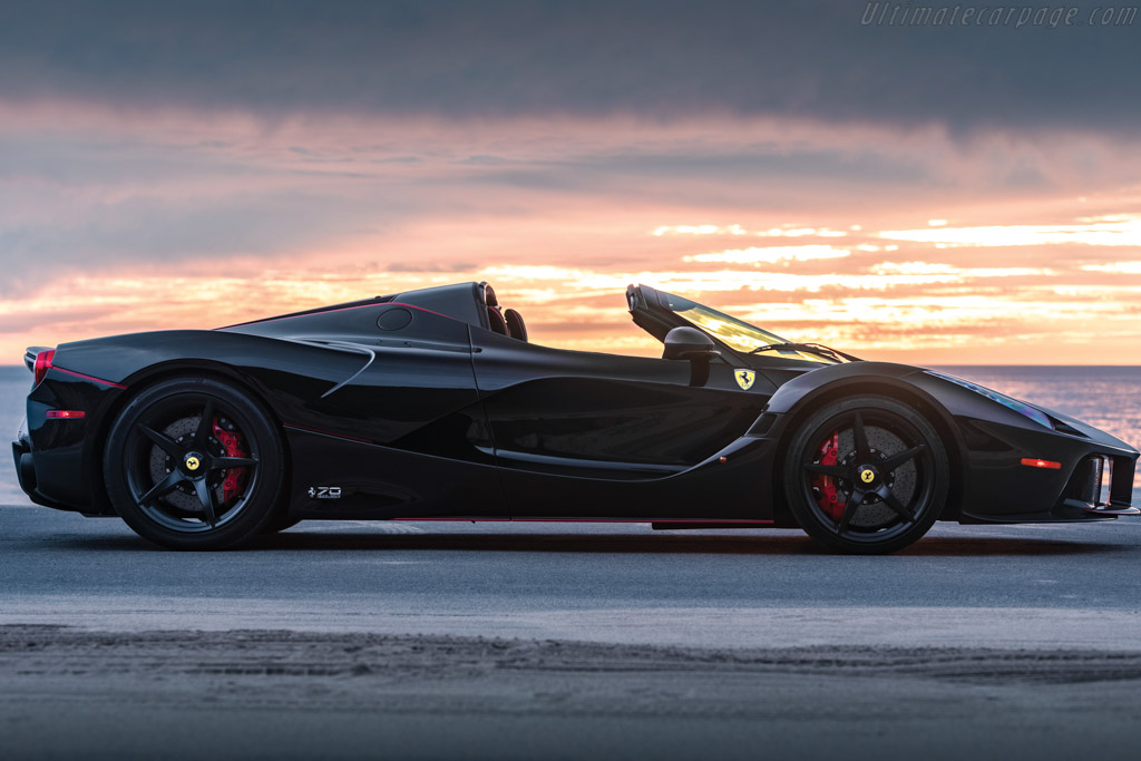 Ferrari LaFerrari Aperta