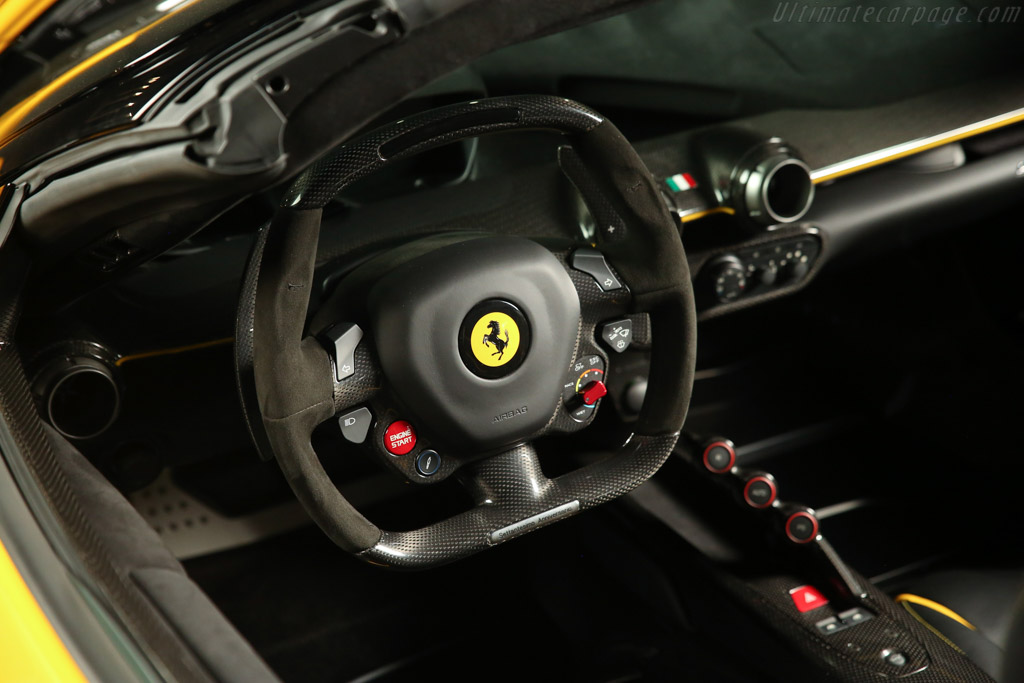 Ferrari LaFerrari Aperta