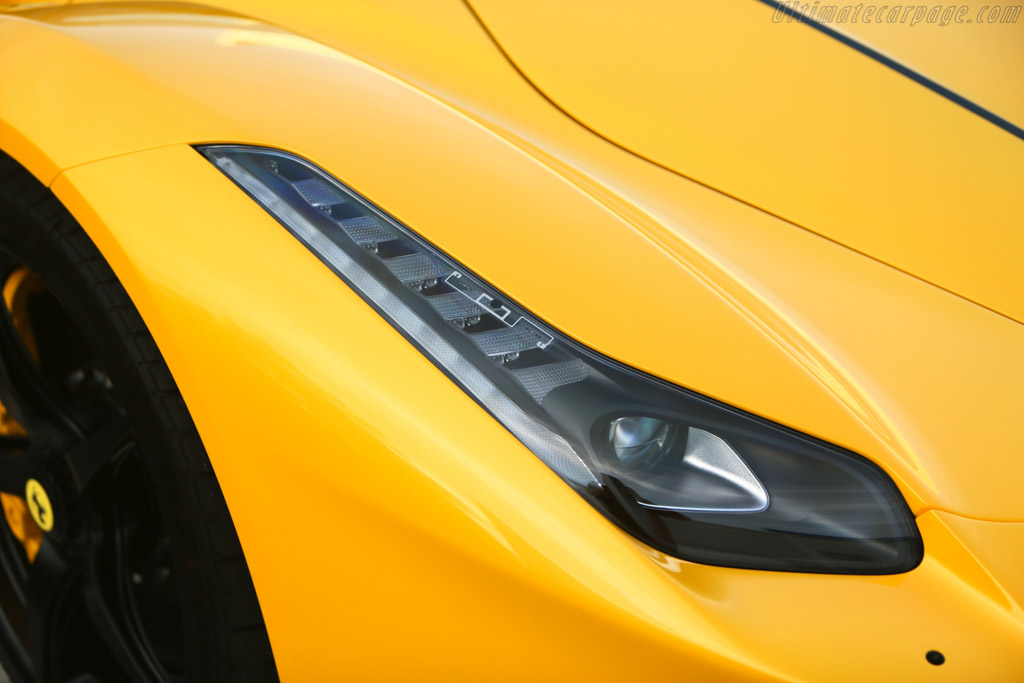 Ferrari LaFerrari Aperta