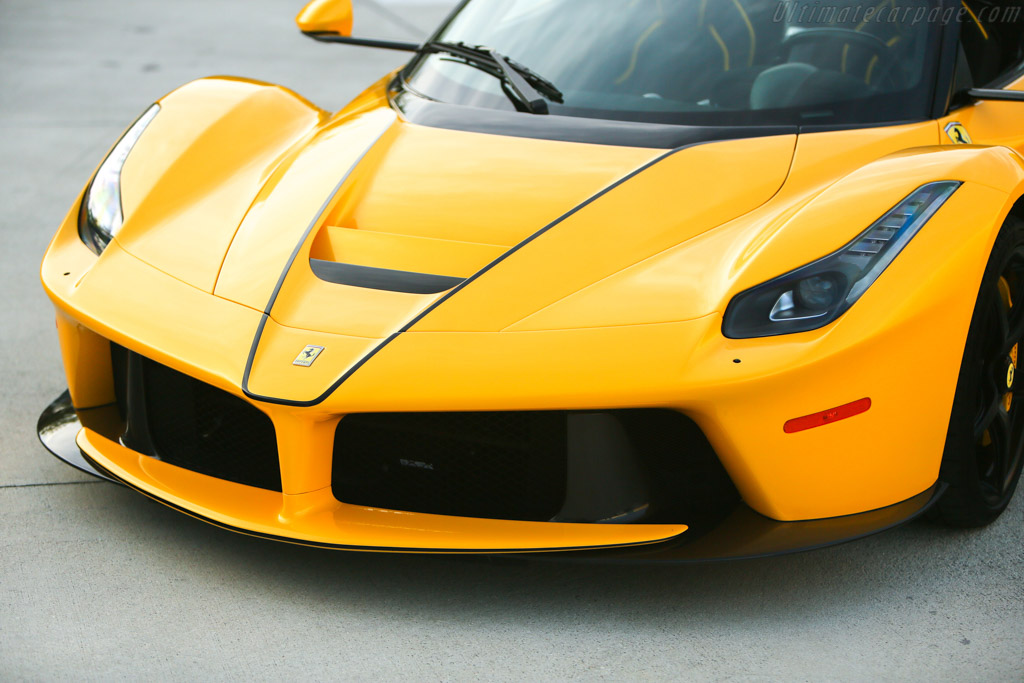 Ferrari LaFerrari Aperta