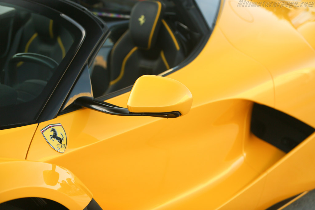 Ferrari LaFerrari Aperta