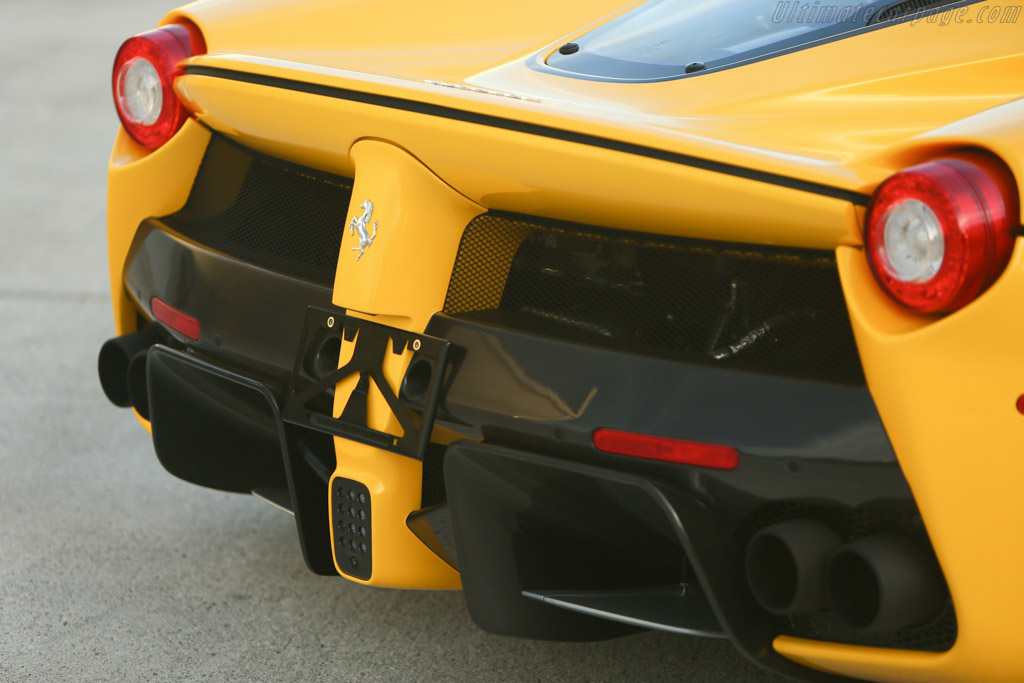 Ferrari LaFerrari Aperta