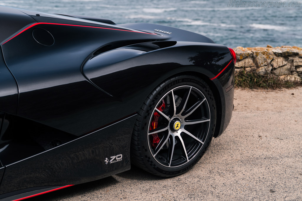 Ferrari LaFerrari Aperta