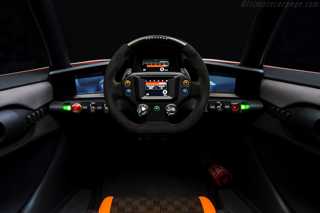 Nissan Bladeglider Concept