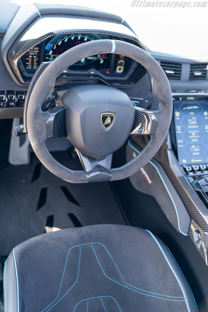 Lamborghini centenario салон