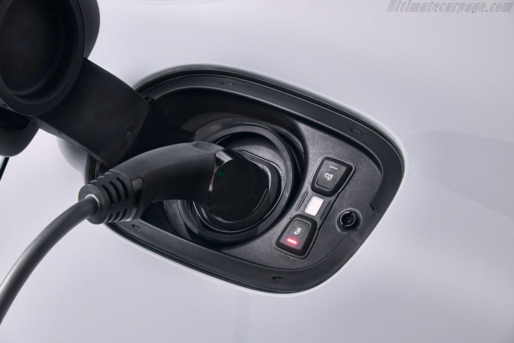Porsche Panamera 4 E-Hybrid