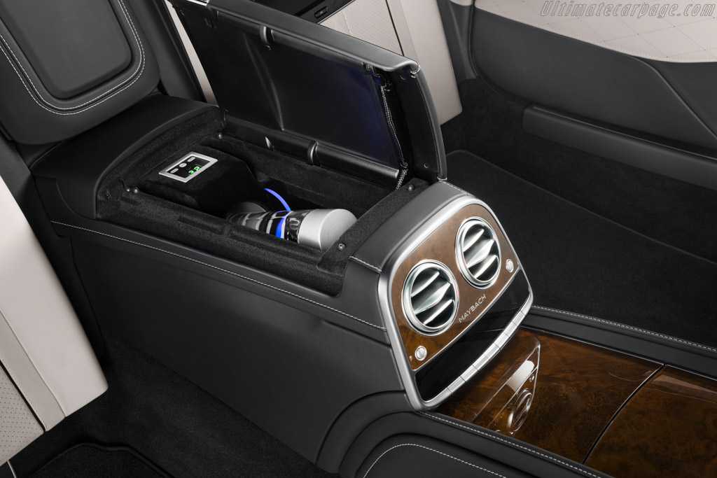 Mercedes-Maybach S 600 Pullman Guard