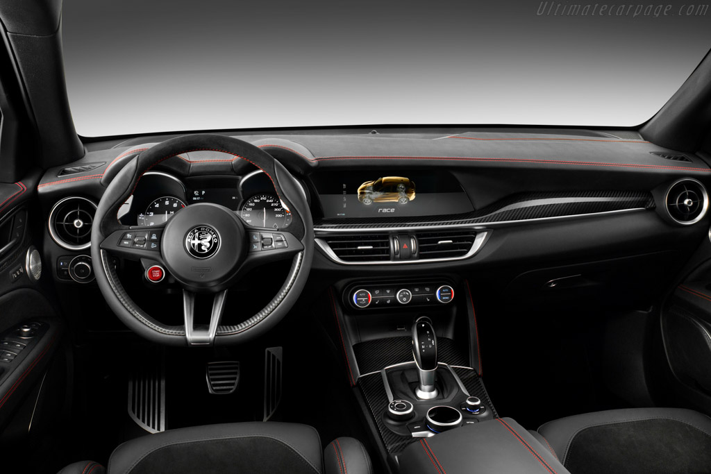 Alfa Romeo Stelvio Quadrifoglio
