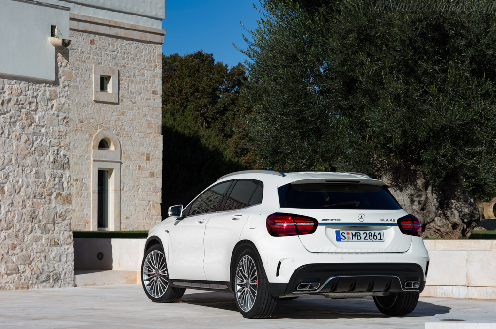Mercedes-AMG GLA 45