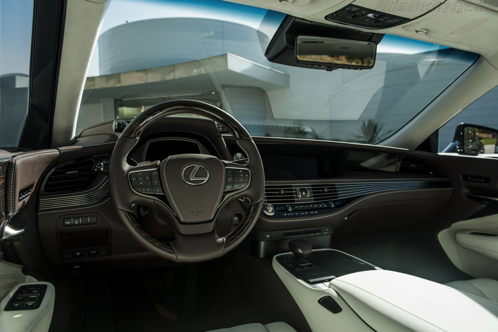 Lexus LS 500