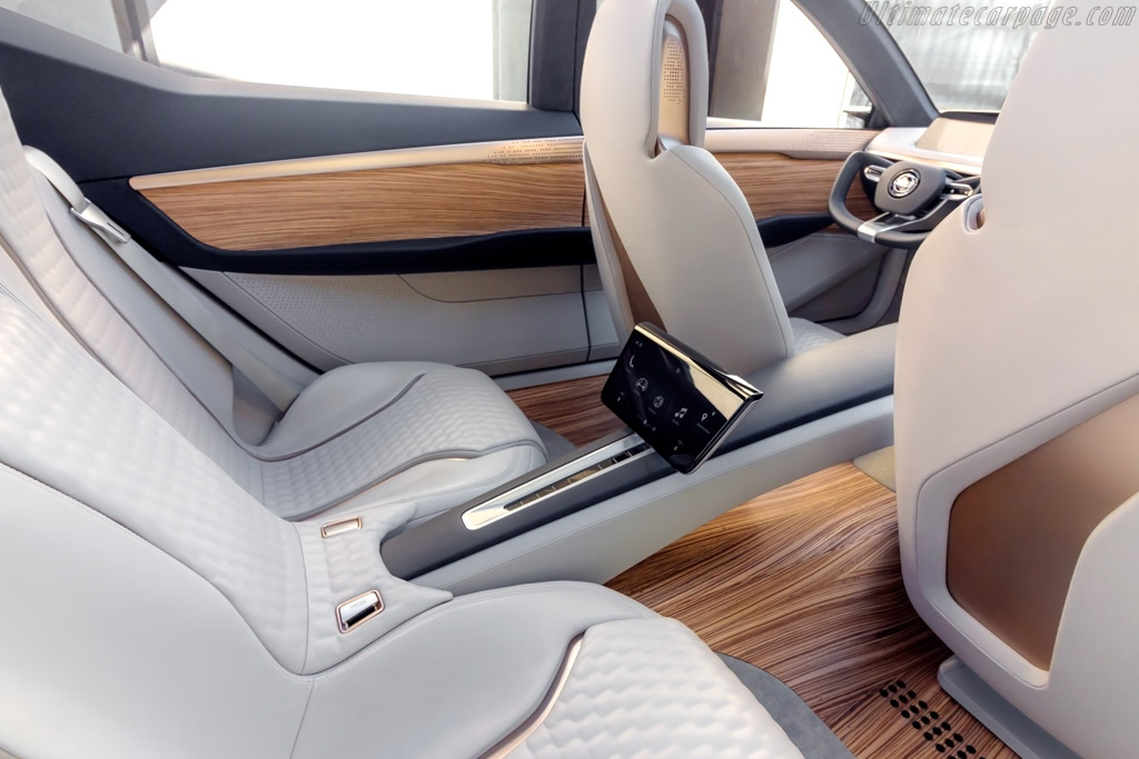 Nissan Vmotion 2.0 Concept