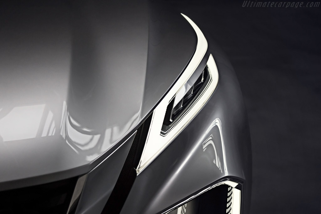 Nissan Vmotion 2.0 Concept