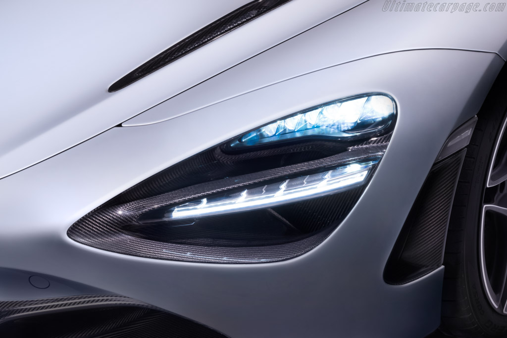 McLaren 720S Coupe