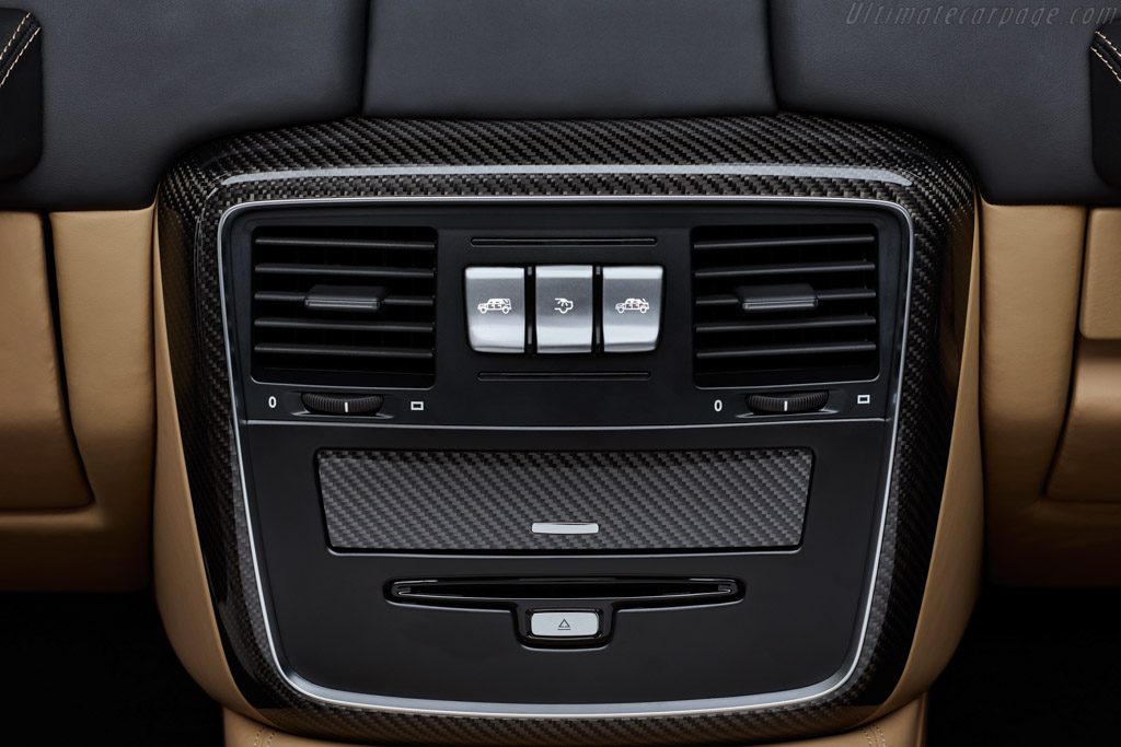 Mercedes-Maybach G 650 Laundaulet