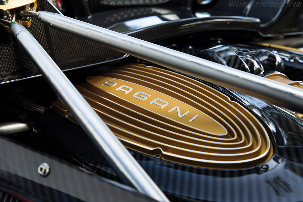 Pagani Huayra Roadster