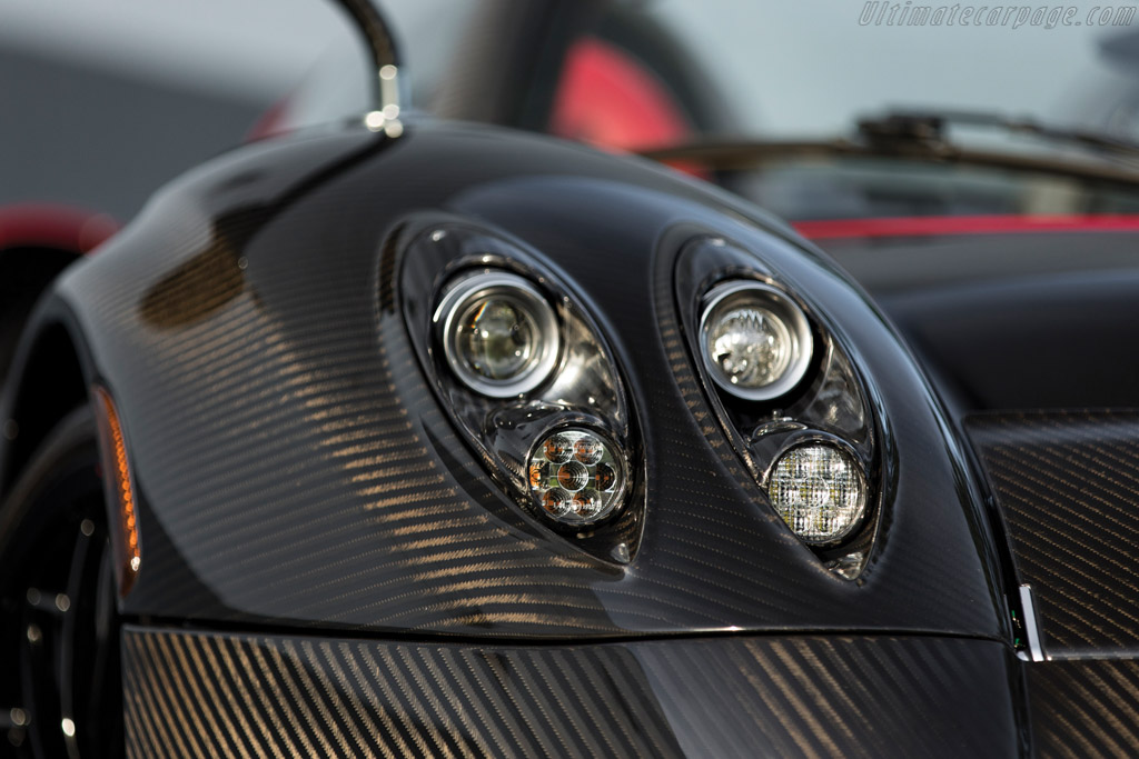 Pagani Huayra Roadster