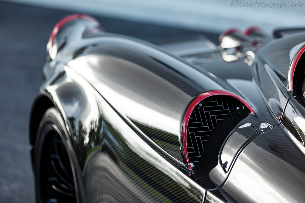 Pagani Huayra Roadster