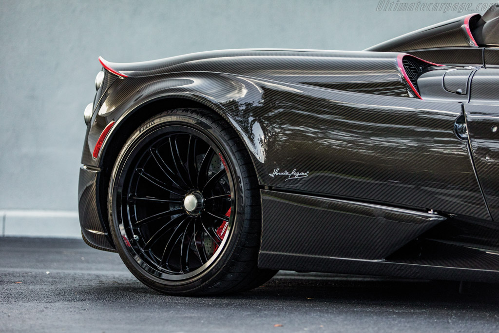 Pagani Huayra Roadster