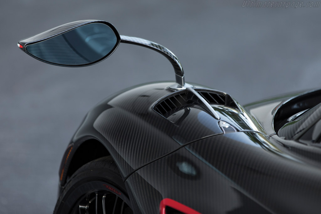 Pagani Huayra Roadster
