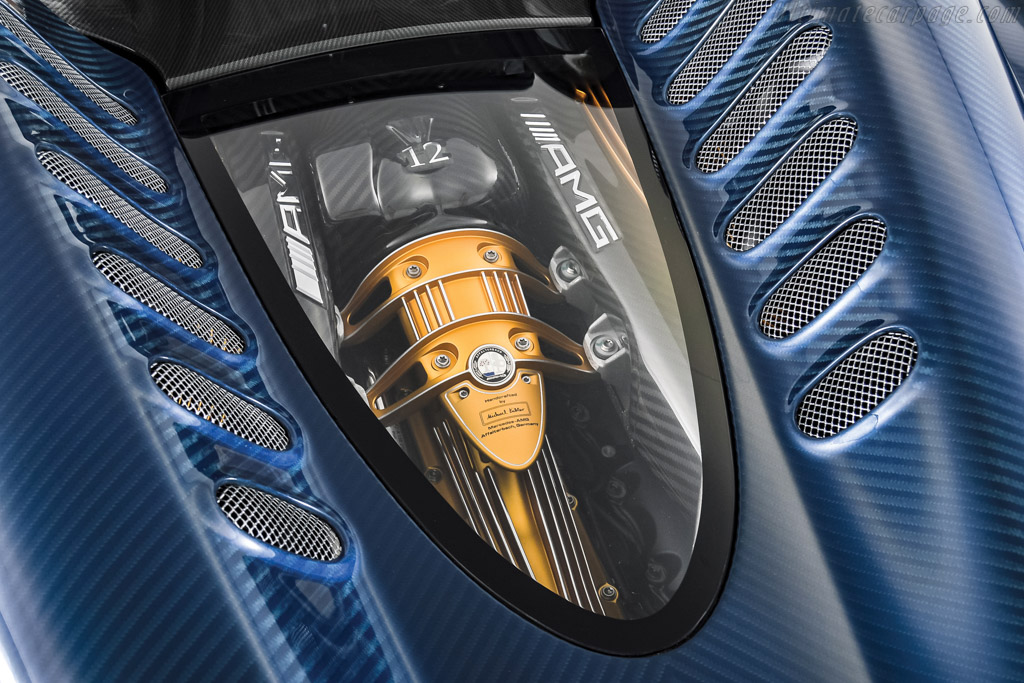 Pagani Huayra Roadster