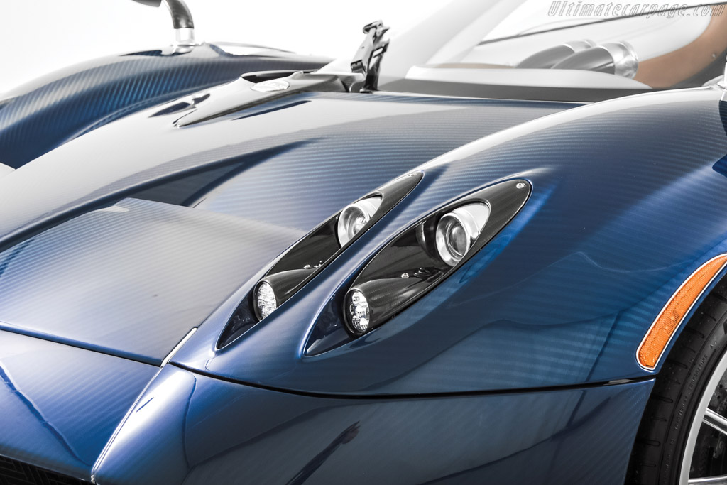 Pagani Huayra Roadster
