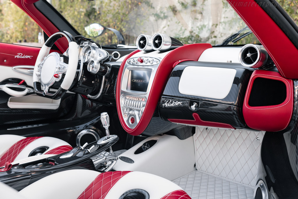 Pagani Huayra Roadster