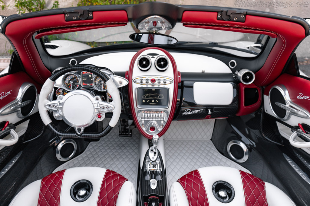 Pagani Huayra Roadster