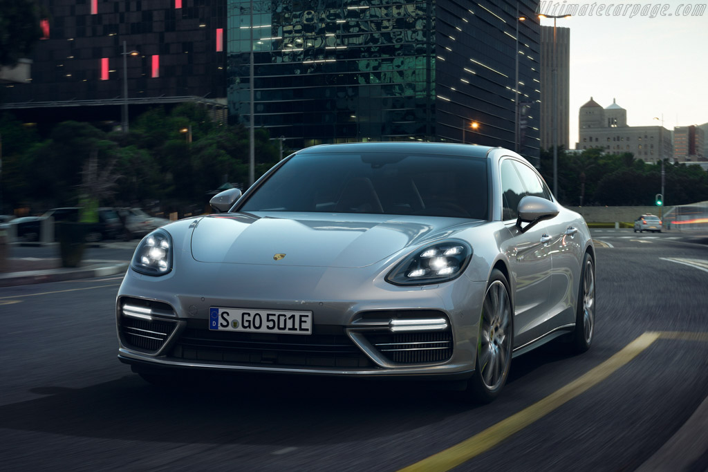 Porsche Panamera Turbo S E-Hybrid Executive