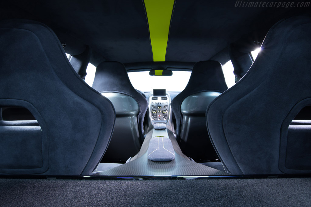 Aston Martin Rapide AMR