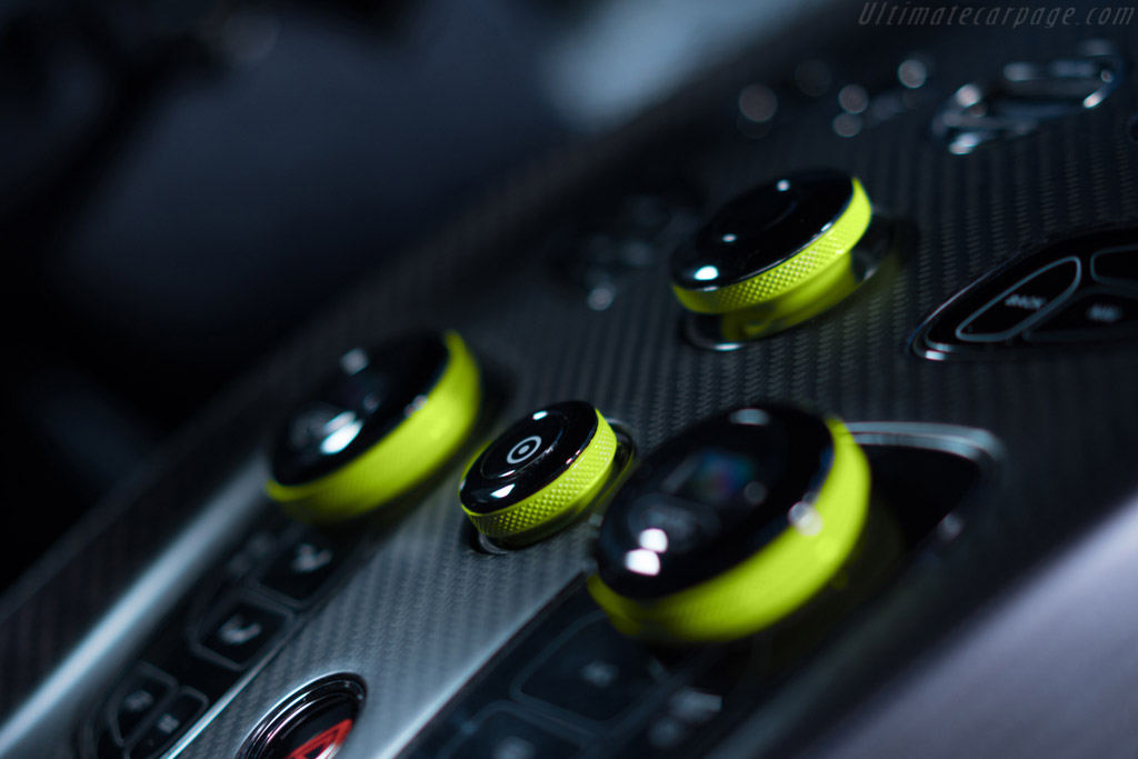 Aston Martin Vantage AMR Pro