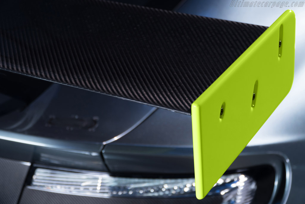 Aston Martin Vantage AMR Pro