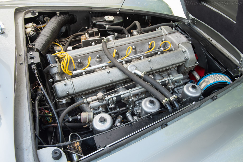 Aston Martin DB6 Mk 2 Volante