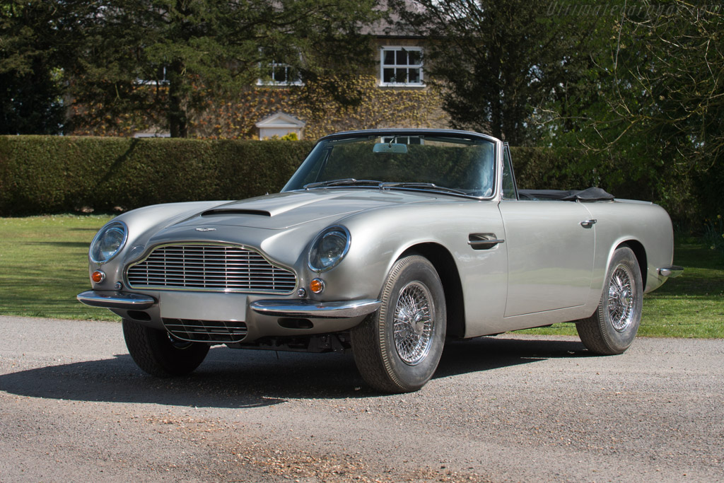 Aston Martin DB6 Mk 2 Volante